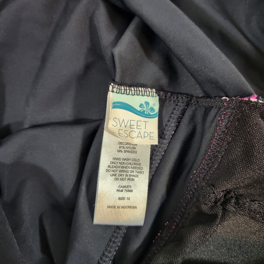 Sweet Escape One Piece Swimsuit Beach Travel Size 12 - Picture 3 of 6